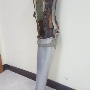 פרוטזה לרגל מפח לפני 70 שנה